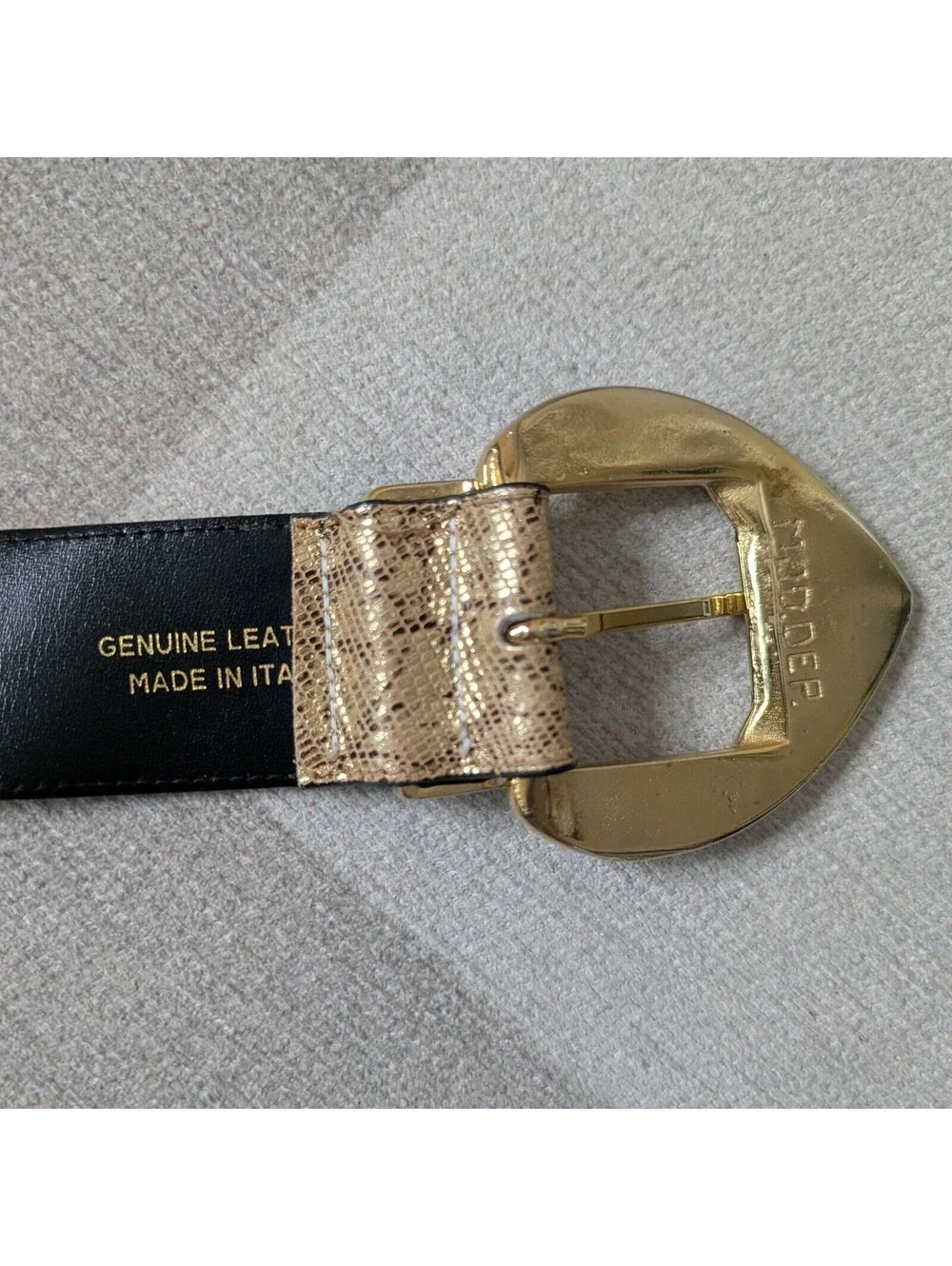 Vintage 80s 90s Made in Italy gold leather heart concho belt - Size S